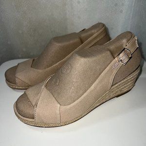 Life Stride Socialite Taupe Canvas Wedge Sandal 8.5W